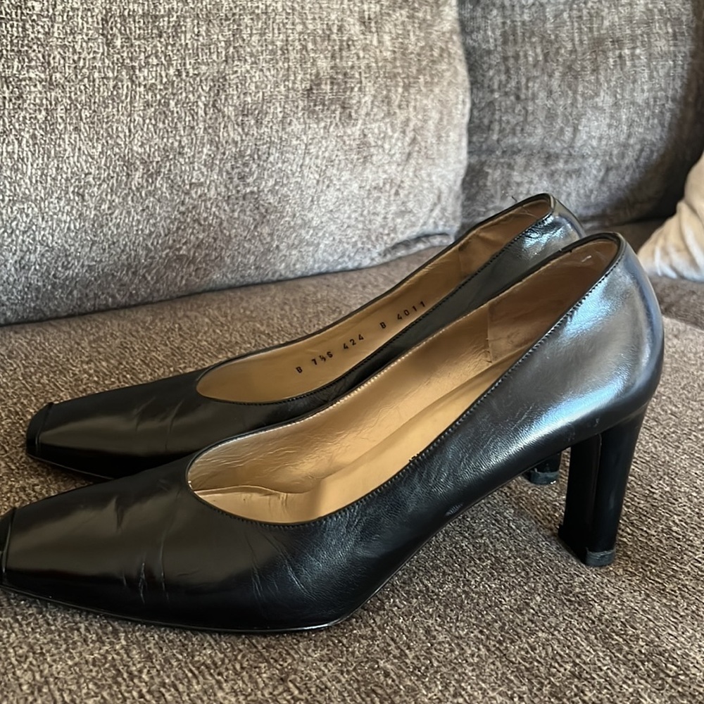 St. John Black Leather Square Toe Block Heel Made in Italy Size 7.5